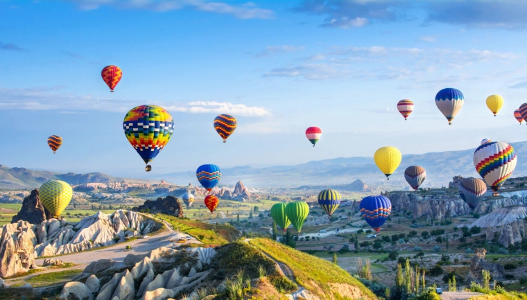 Turcja, Kapadocja, widok na startujące balony