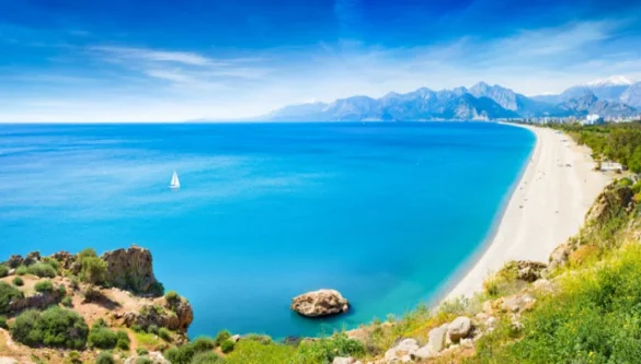 Wakacje Riwiera Turecka, plaża nad Morzem Śródziemnym