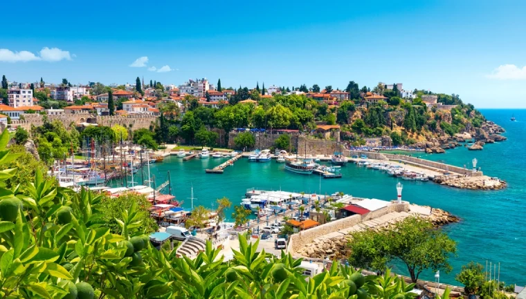 Kemer, Antalya i widok na nabrzeże oraz Stare Miasto