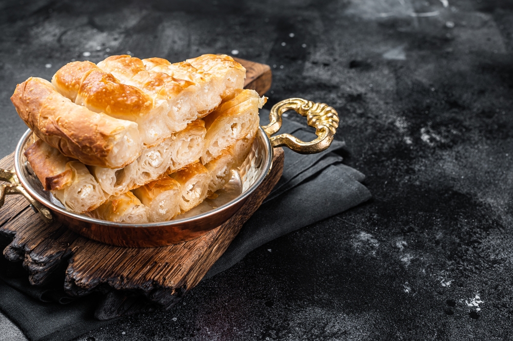 Co zjeść w Bułgarii - burek