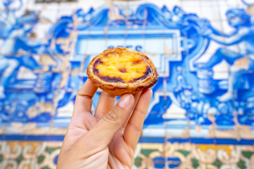Co przywieźć z Portugalii? Najpiękniejsze i najciekawsze pamiątki z podróży 3 Co przywieźć z Portugalii - Pastéis de nata