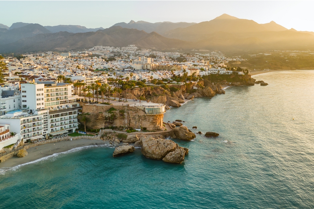 Costa del Sol - atrakcje i najciekawsze miejsca. Co warto zobaczyć? 8 Punkt widokowy w Nerji, nazywany Balkonem Europy.