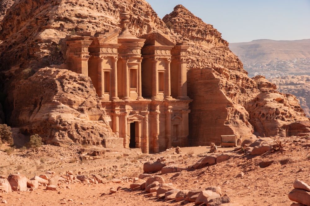 Petra w Jordanii jest jednym z 7 cudów świata UNESCO.