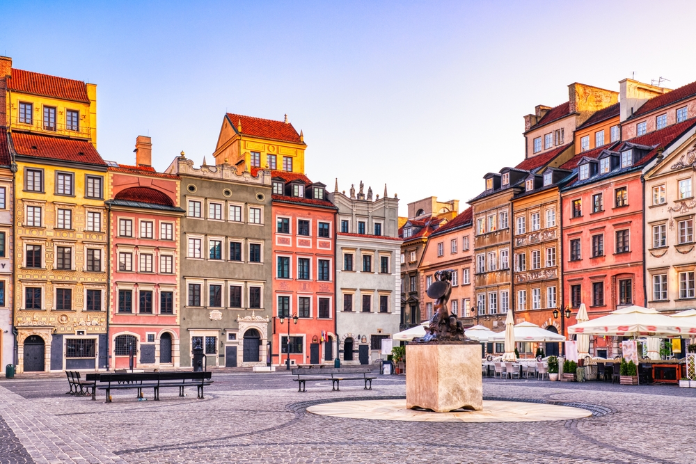 Obiekty UNESCO w Polsce obejmują historyczne centrum Warszawy. 