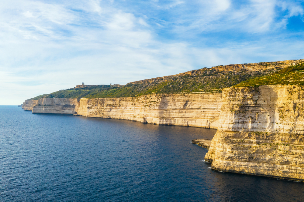 Klify Dingli to prawdziwa gratka dla miłośników przyrody i pięknych widoków.