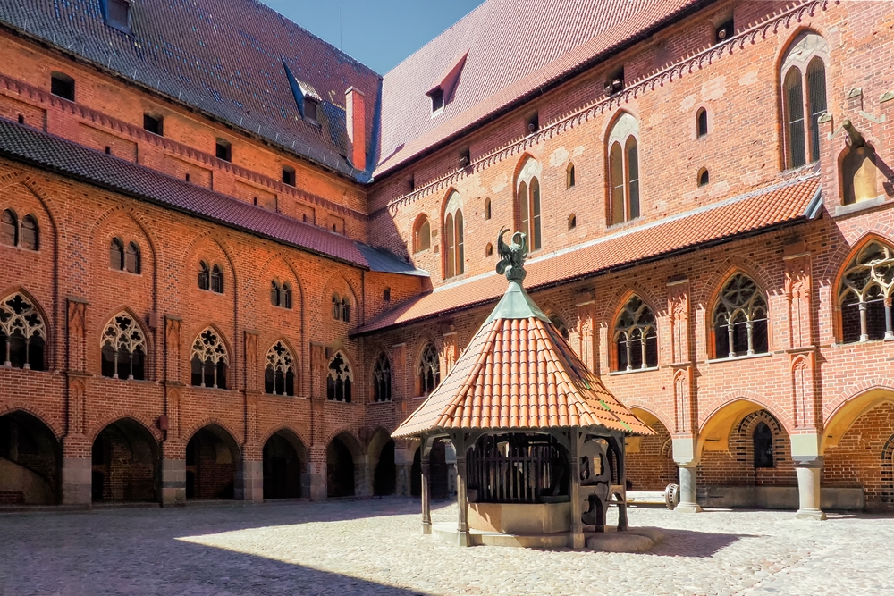 Top 10 najciekawsze muzea w Polsce 5 Zwiedzając muzea w Polsce, warto odwiedzić także Muzeum Zamkowe w Malborku.