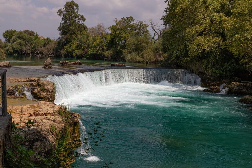 Manavgat i jego okolice oferują bogactwo atrakcji turystycznych.