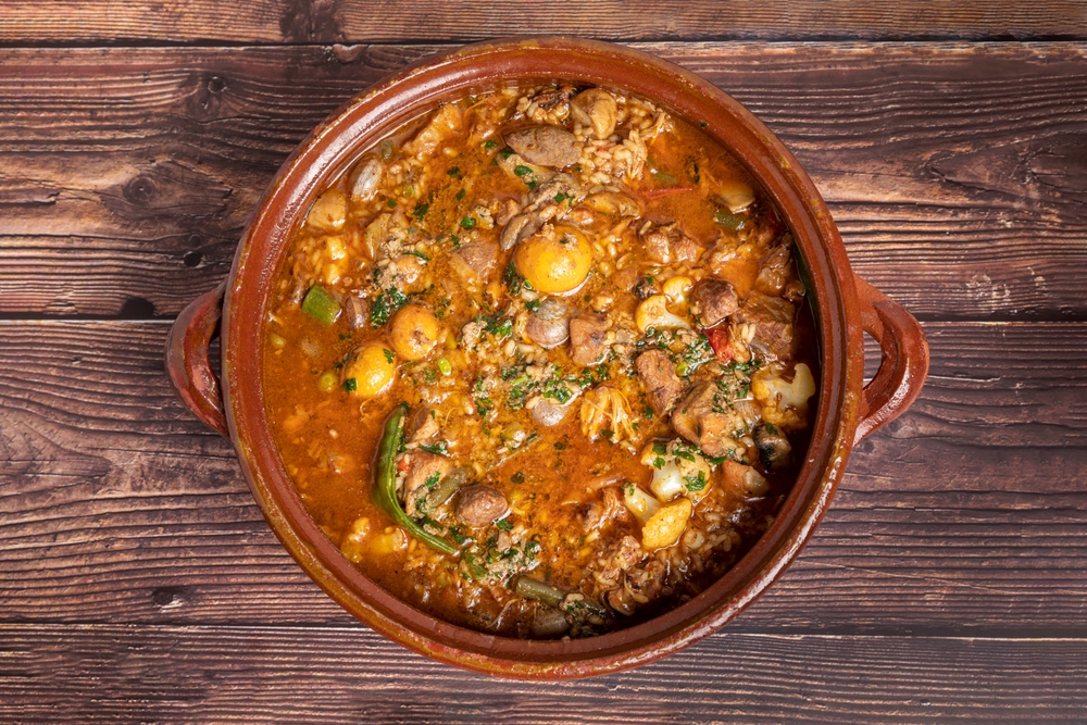 Co zjeść na Majorce? Wizytówką wyspy jest arròs brut.