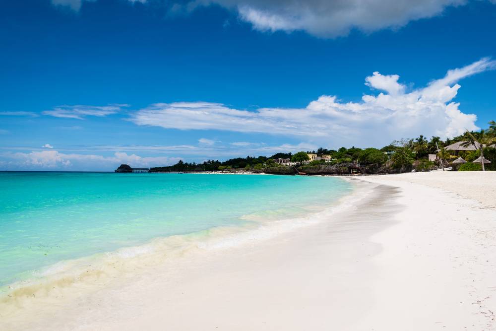 Jedną z najpiękniejszych plaż Zanzibaru jest Kendwa.