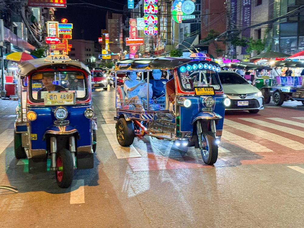 Ruch uliczny w centrum Bangkoku.