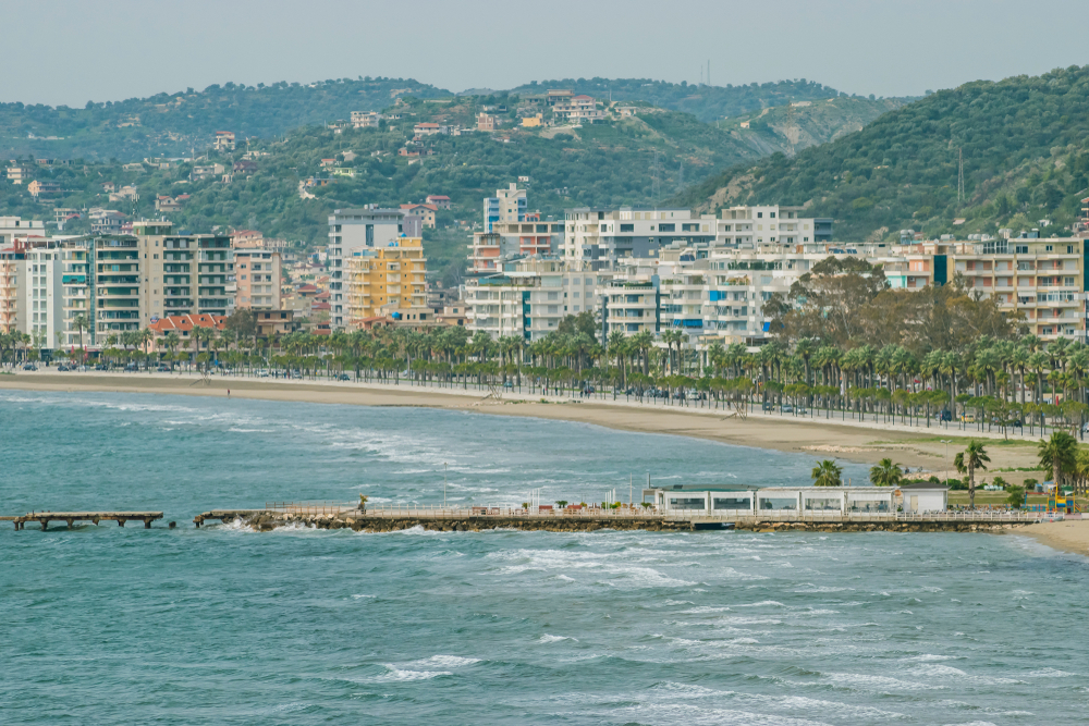 Vlora – najciekawsze atrakcje u styku Morza Adriatyckiego i Jońskiego 5 Promenada Lungomare - Vlora