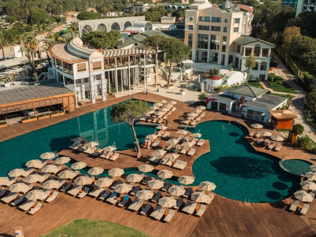 Hotele Rixos w Turcji – polecane obiekty w luksusowym stylu 27 Hotele w Turcji Rixos Park Belek – The Land of Legends Theme Park Free Access